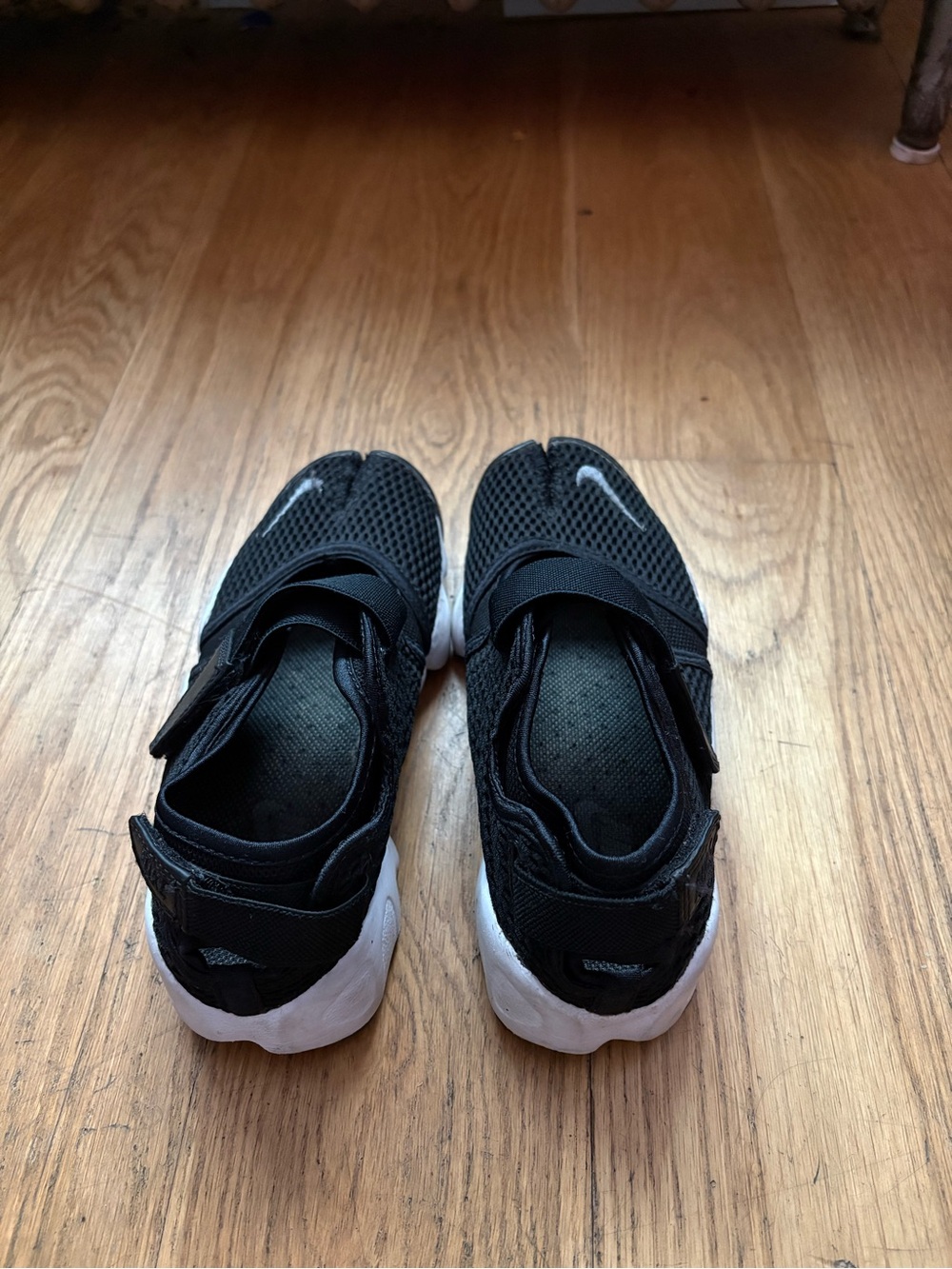 Nike Air Rifts in Black and White Size 7 - Picture 3 of 7